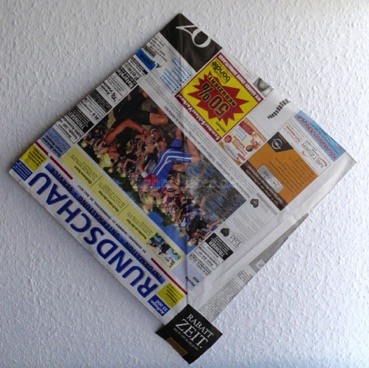 Segel: Zeitung
Segelmaterial: Papier
Bogenstab: Bambus geschnitzt
Mittelstab: Bambus geschnitzt
Gesamtgewicht: 14,2 g Segel: Zeitung
Segelmaterial: Papier
Bogenstab: Bambus geschnitzt
Mittelstab: Bambus geschnitzt
Gesamtgewicht: 14,2 g